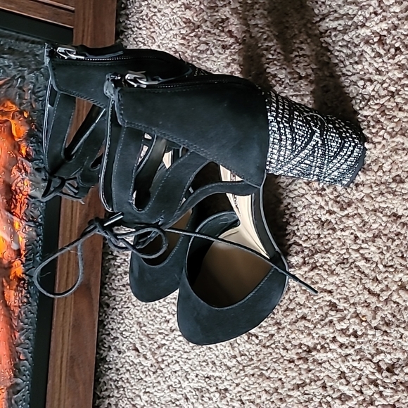 Audrey Brooke Black/White heels Audrey Brooke Black/White heels Audrey Brooke Bl - Picture 7 of 16